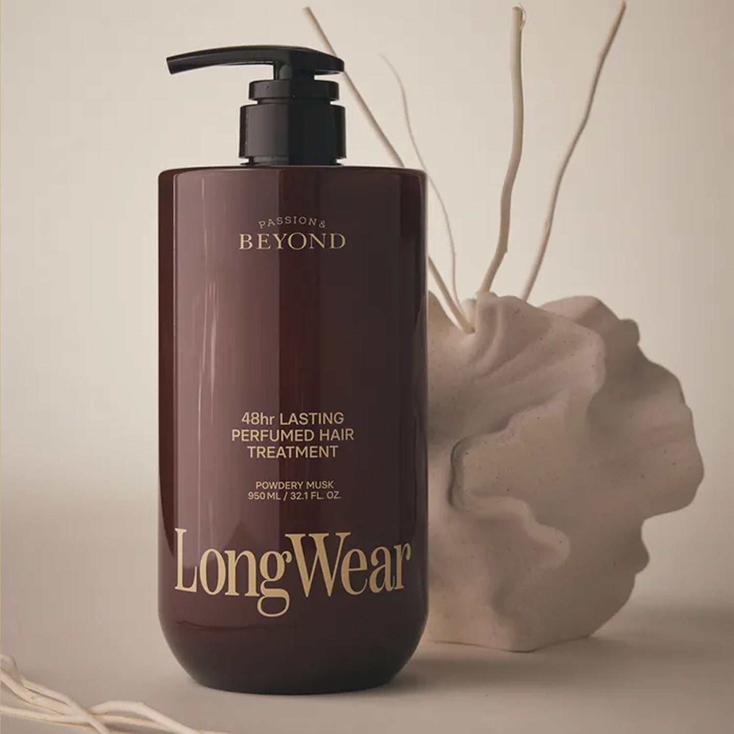 BEYOND Longwear Perfumed Hair Treatment Powdery Musk 950ml