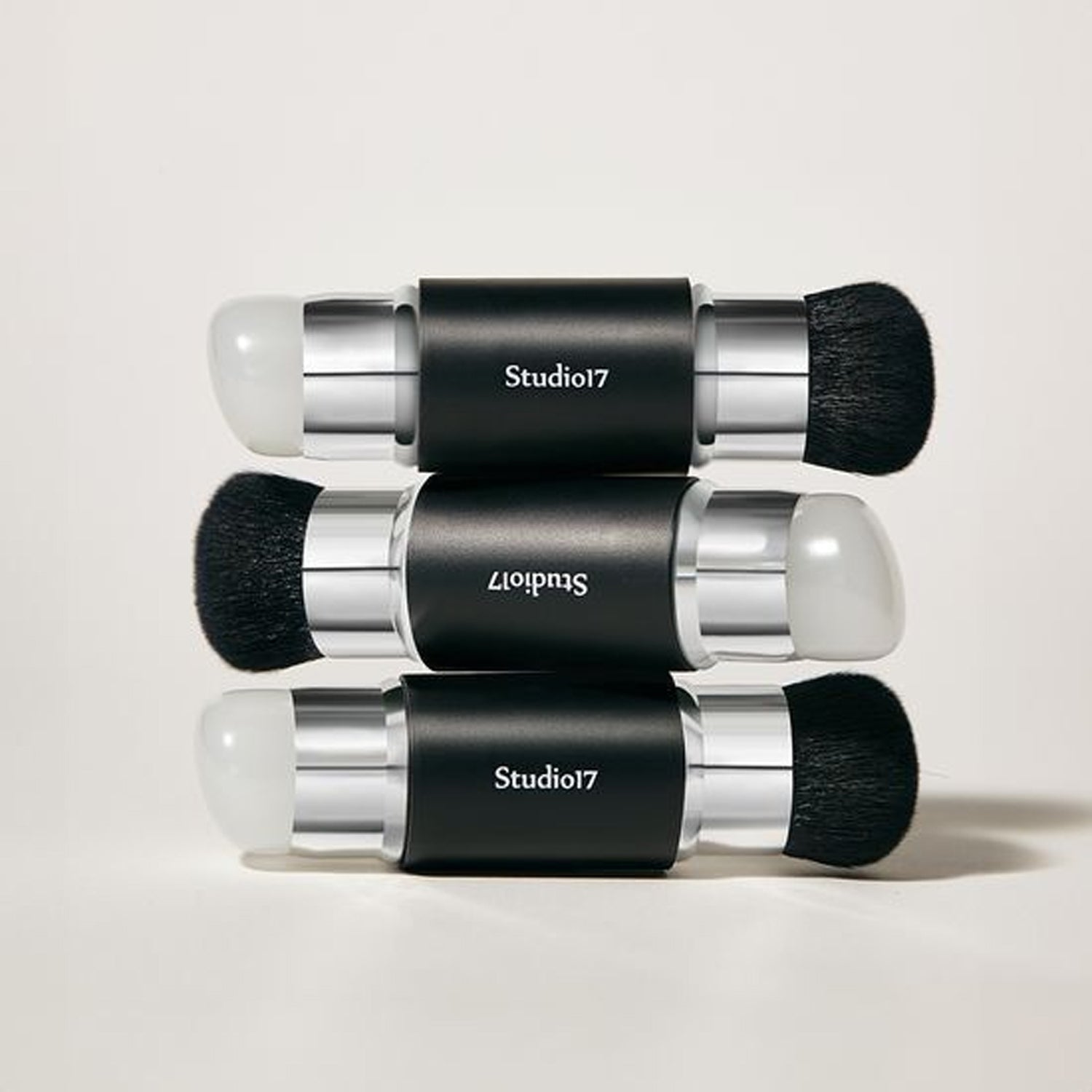 STUDIO17 Dual Silicone Blush Brush