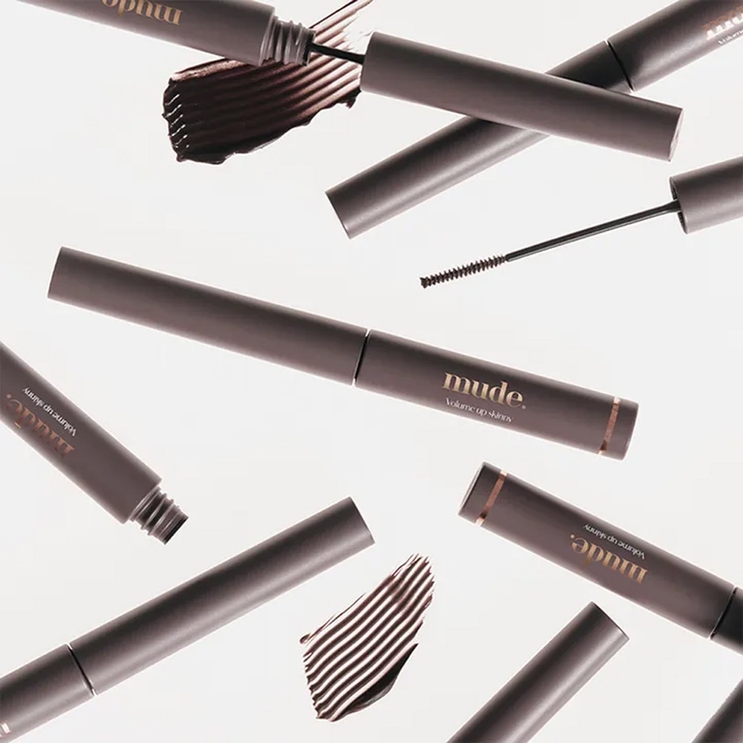 mude. Volume Up Skinny Mascara (01 Warm Black)